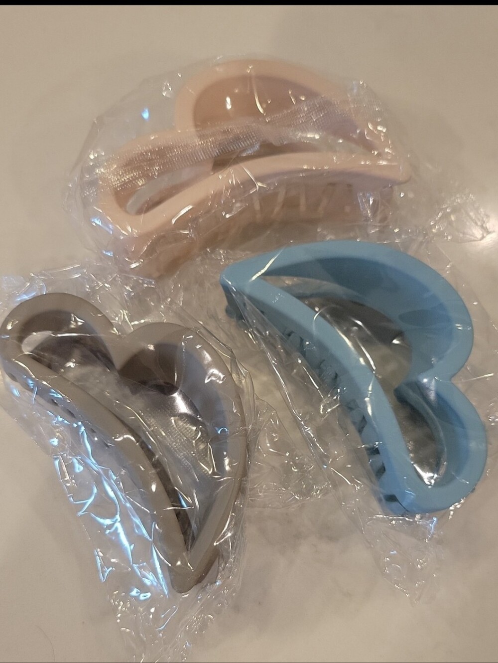 New! Amazon Hair Clips - Picture 2 of 2